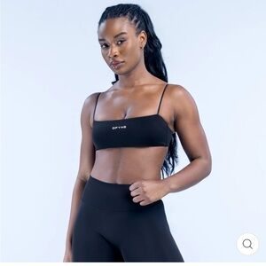 Black DFYNE sports bra